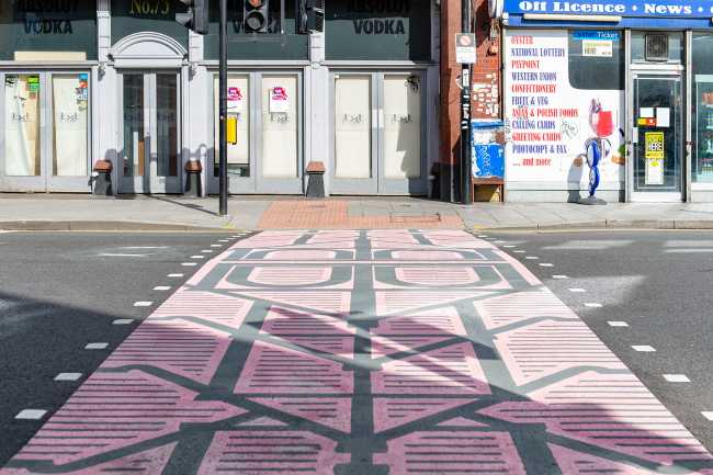 londra graphic street art colorful geometries