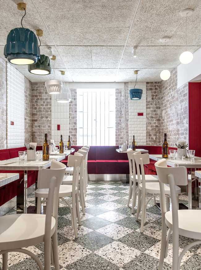 Interior restaurant evocation Milanese dairy