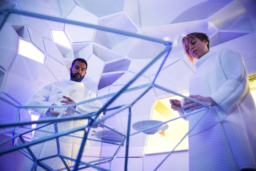 modernist facade urban insertion