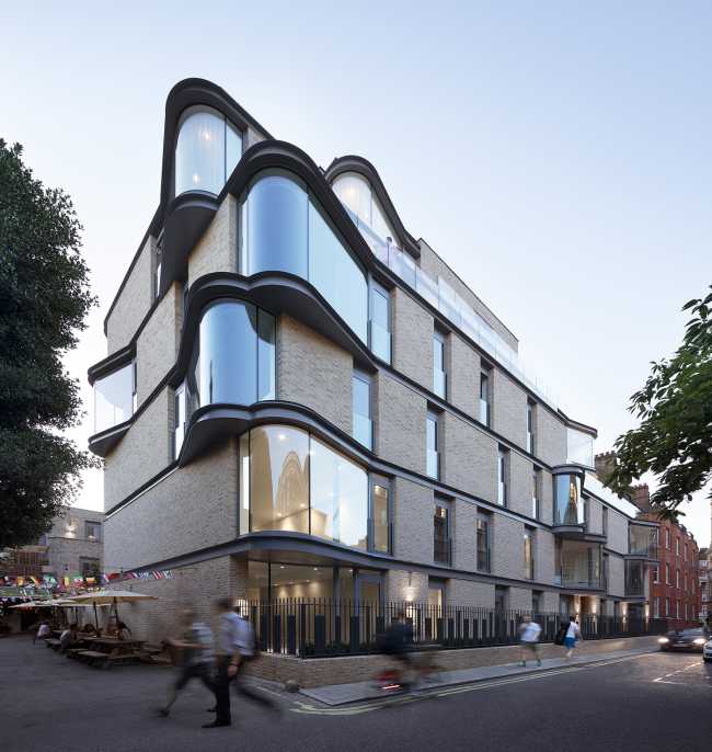 Reinterpretation of bow windows