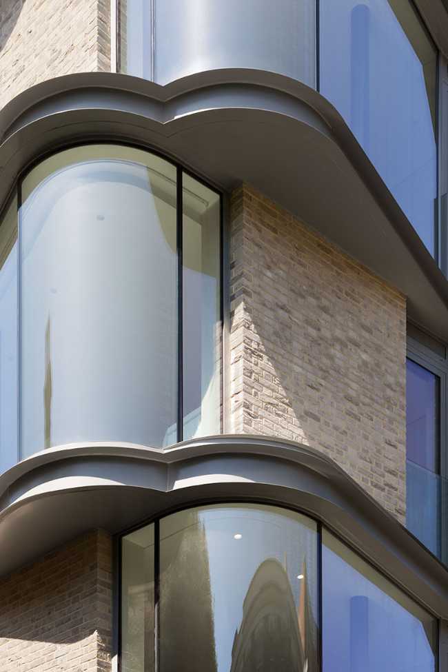 Reinterpretation of bow windows