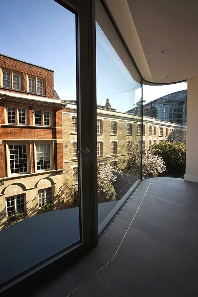 Reinterpretation of internal bow windows