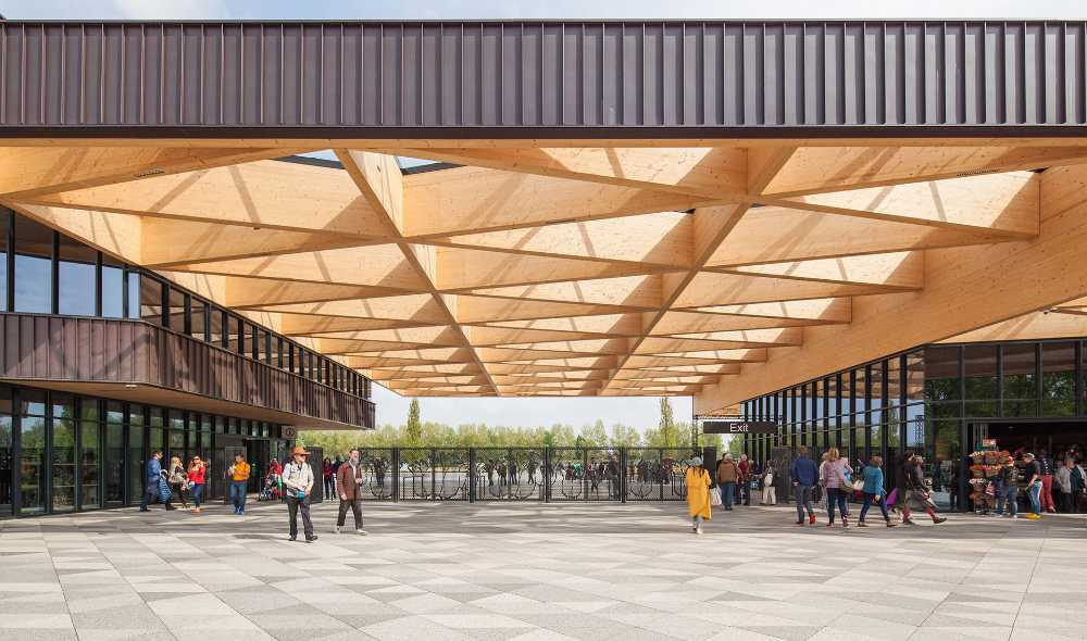 wooden roof with triangular links