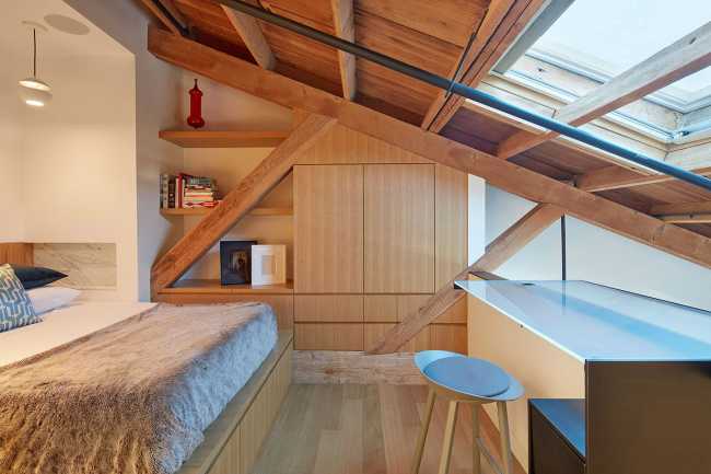 Camera da letto attic in legno
