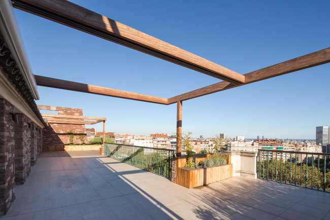 Terrace with minimal wooden roof structure