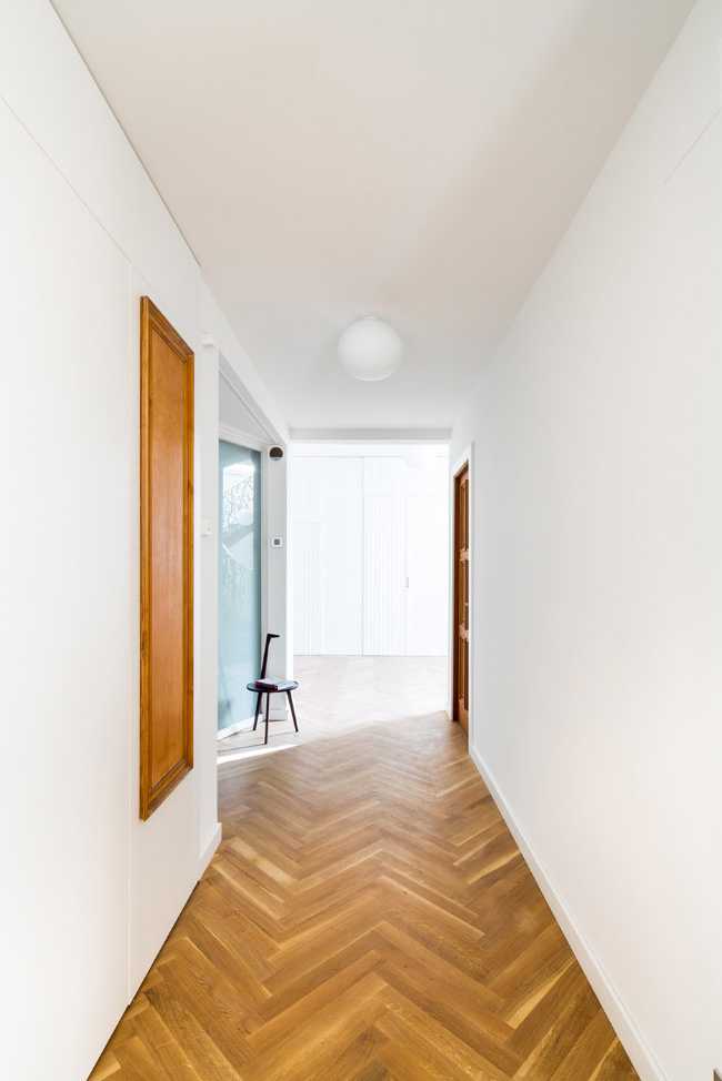 Parquet corridor