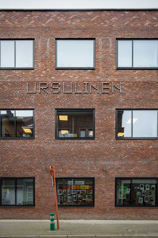 Facade school Ursulinen
