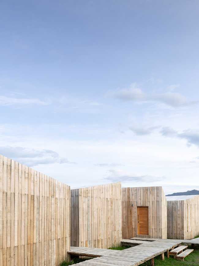 AKA Patagonia: harmony in wood between glaciers and Chilean landscapes