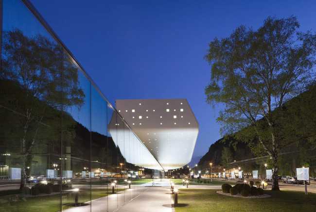 company headquarters Durst facade cladding panels aluminum facade glass continuous