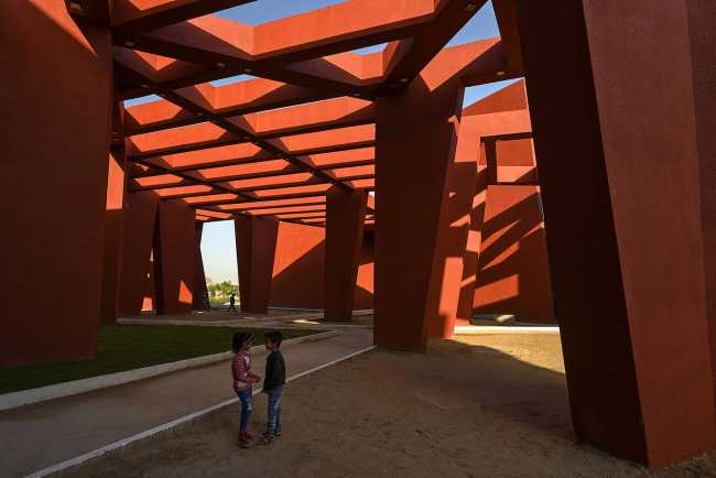 india school garden park structure lattice beams