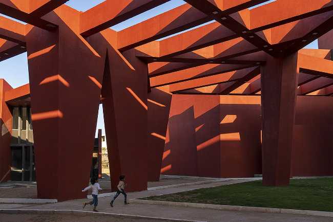 india school garden park structure lattice beams