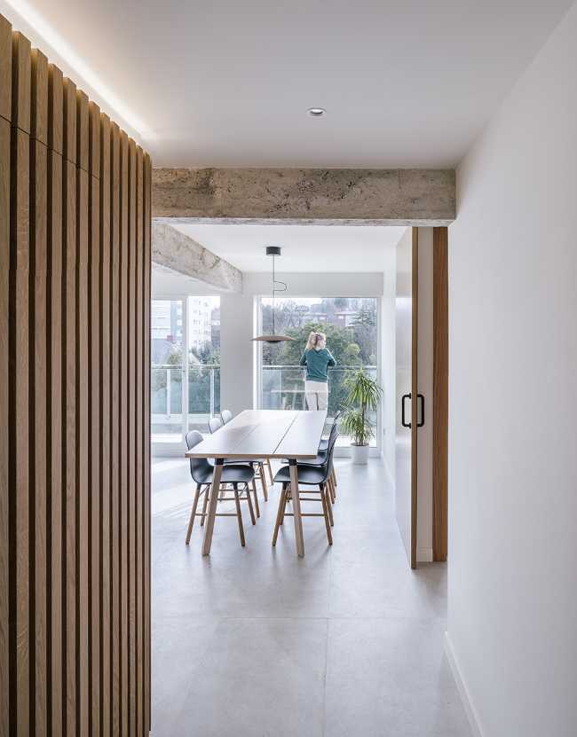 Renovated apartment in Spain. The new layout takes advantage of the views of the place
