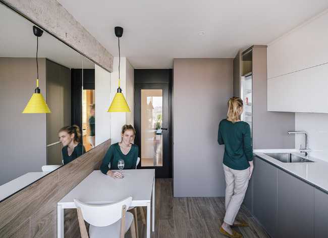 Renovated apartment in Spain. The new layout takes advantage of the views of the place